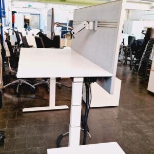 Schreibtisch, elektrisch höhenverstellbar, Sedus Temptation C, we