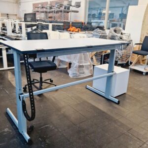 Büromöbel gebraucht, Schreibtisch elektrisch,  180X90, Weiß *