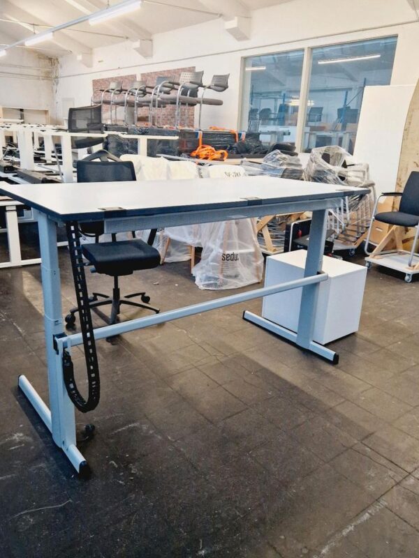 Büromöbel gebraucht, Schreibtisch elektrisch,  180X90, Weiß *