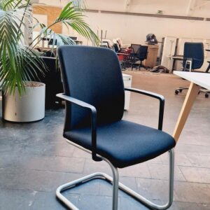 Besprechungsstühle Steelcase Northside, stapelbar, schwarz *