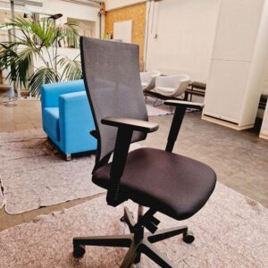 Bürodrehstuhl, Nowy Styl 4ME Netzrücken, schwarz