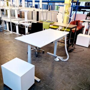 40x Schreibtisch, Holmris B8, elektr. höhenverstellbar*