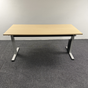 Steelcase Migration elektrisch höhenverstellbarer Schreibtisch 180 x 80 cm Ahorn