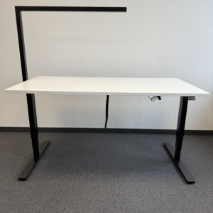 Inwerk Masterlift 2 elektrisch höhenverstellbarer Schreibtisch 160 × 80 cm mit integrierter Arbeitsplatzleuchte