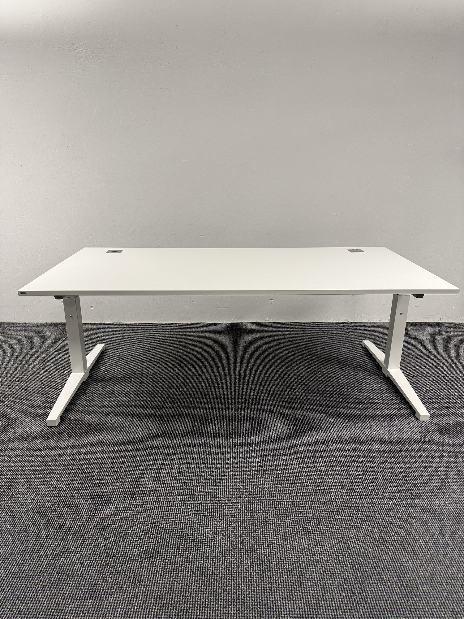 Assmann Arbeitstisch 200 × 100 cm manuell höhenverstellbar