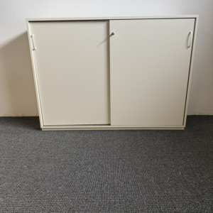 Kinnarps Aktenschrank 3 Ordnerhöhen abschließbar mit Schiebetüren Weiß