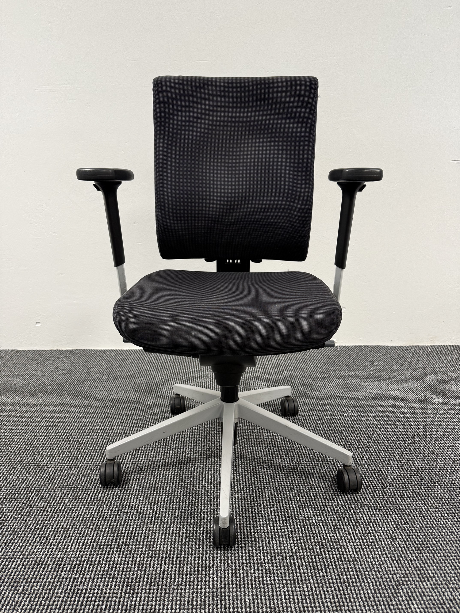 Dauphin Just evo operator ergonomischer Bürodrehstuhl