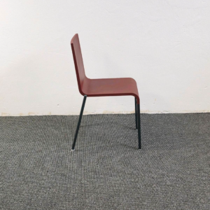 Vitra 0.3 Konferenzstuhl stapelbar – Designklassiker von Maarten Van Severen, dunkelrot