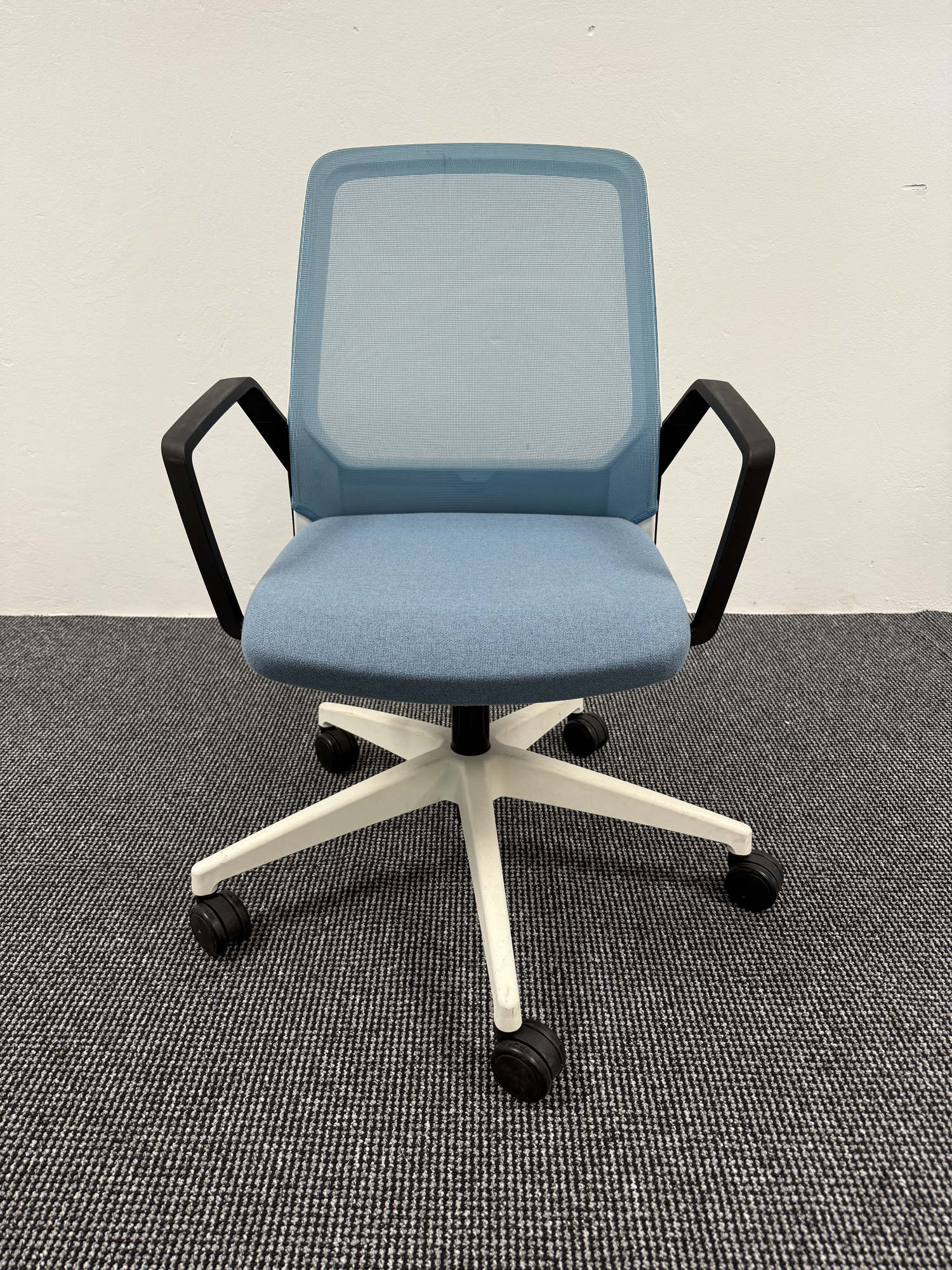 Interstuhl BUDDYis3 270B Konferenz-Drehstuhl