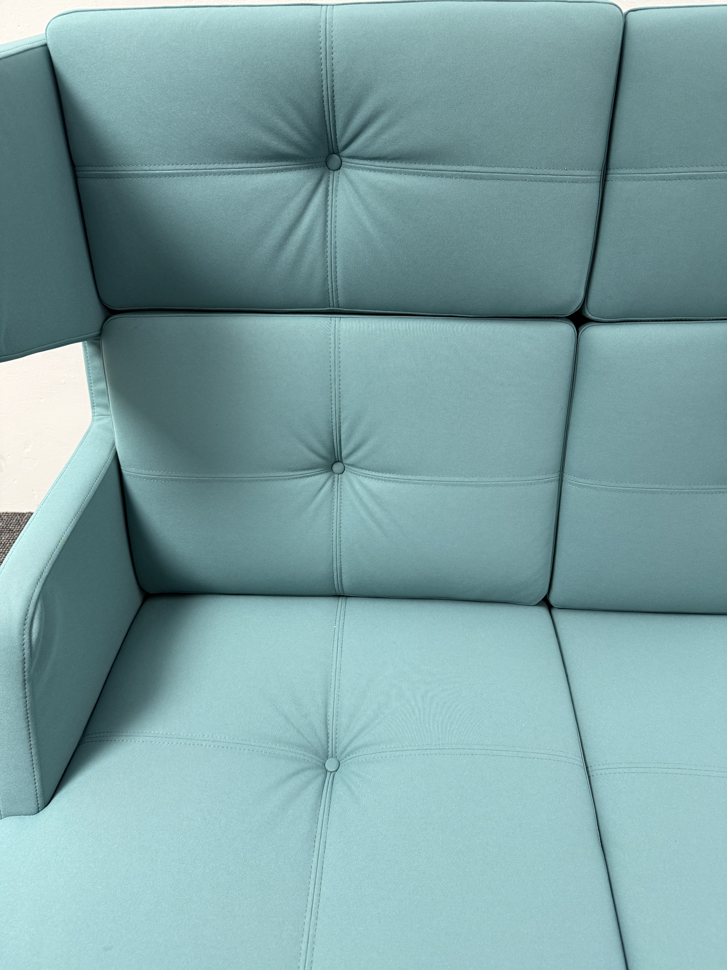 Profim October 22 Highback Lounge Sofa – Akustiksofa mit hoher Rückenlehne