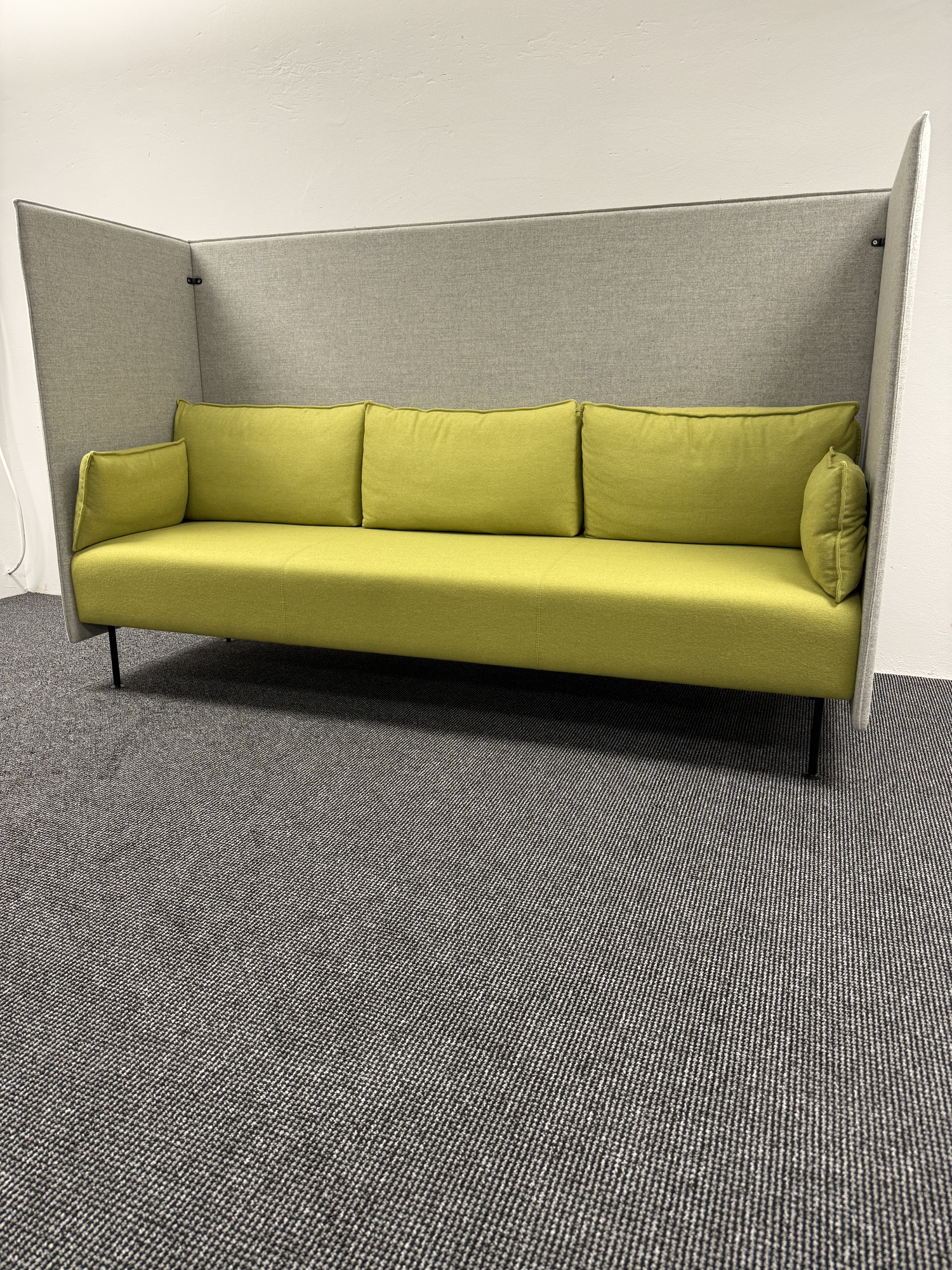 Creva Akustiksofa mit Rundum-Abschirmung – Design kaschkasch