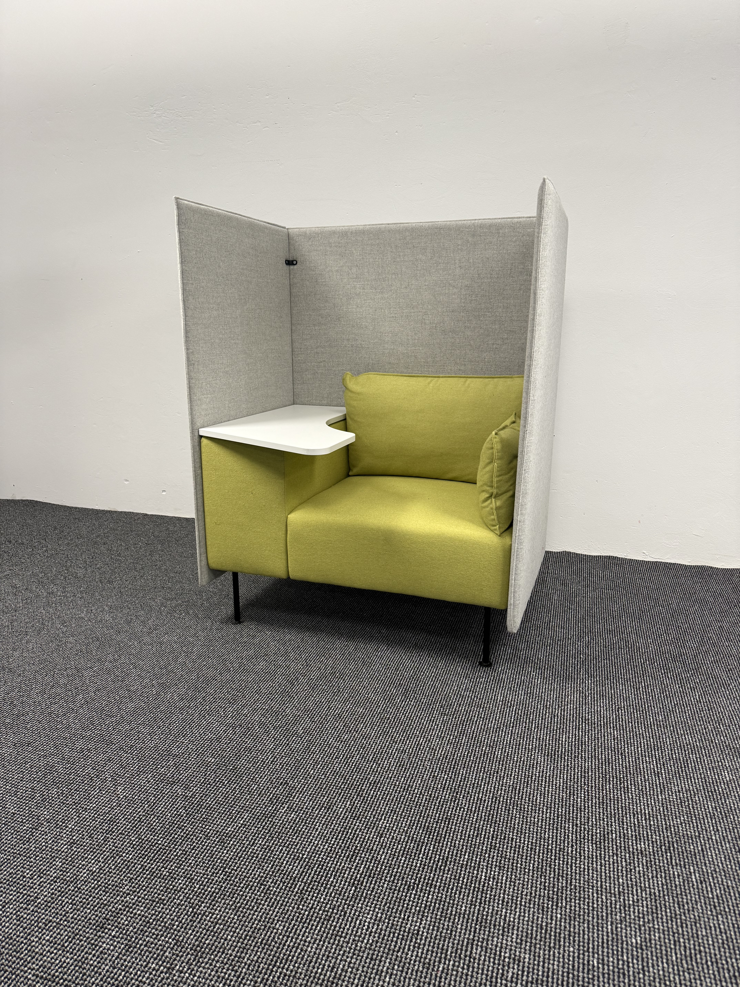 Kusch+Co Creva Work Akustik-Sofa mit Tisch